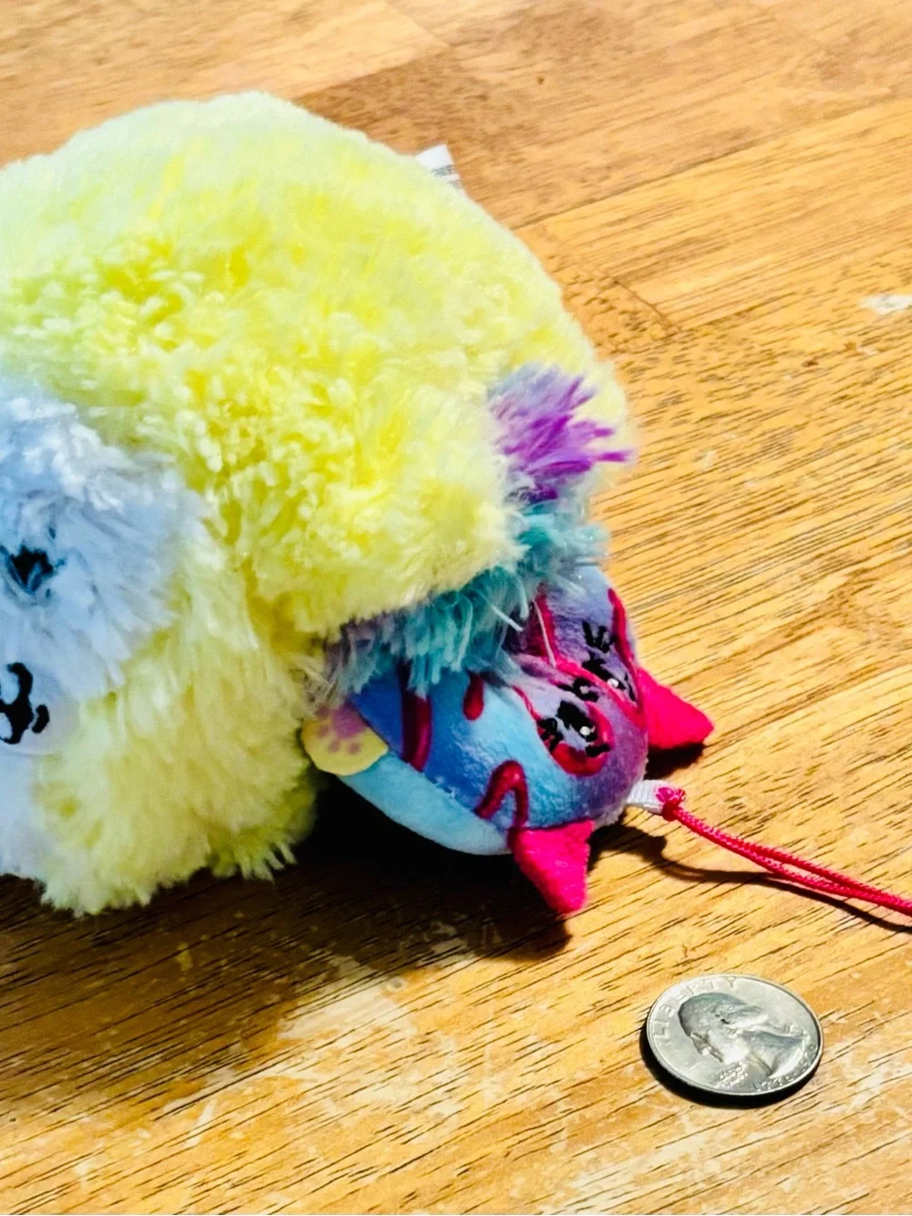 Pikmi Pops S3 FLIPMI PDQ Flips - Reversible and donut Pikmi keychain